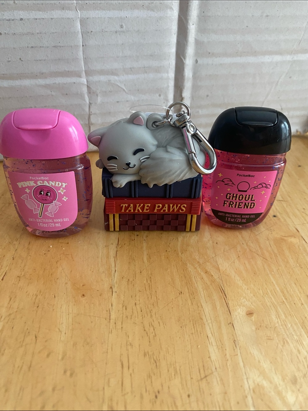 Bath & Body Works set. Cat on books bag charm gel holder & 2 hand gels. NWT